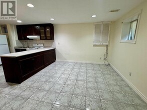 14 Garnet Ave in Toronto, ON - Building Photo - Building Photo
