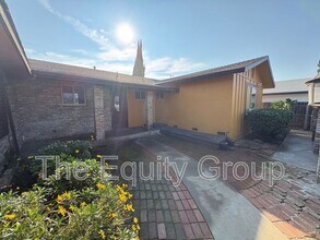 1413 W Cambridge Ave in Visalia, CA - Building Photo - Building Photo