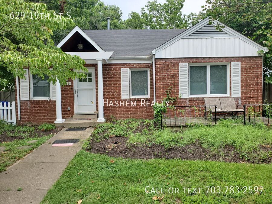 629 19th St S in Arlington, VA - Building Photo