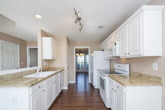 203 Cleavers Cl in Woodstock, GA - Foto de edificio - Building Photo