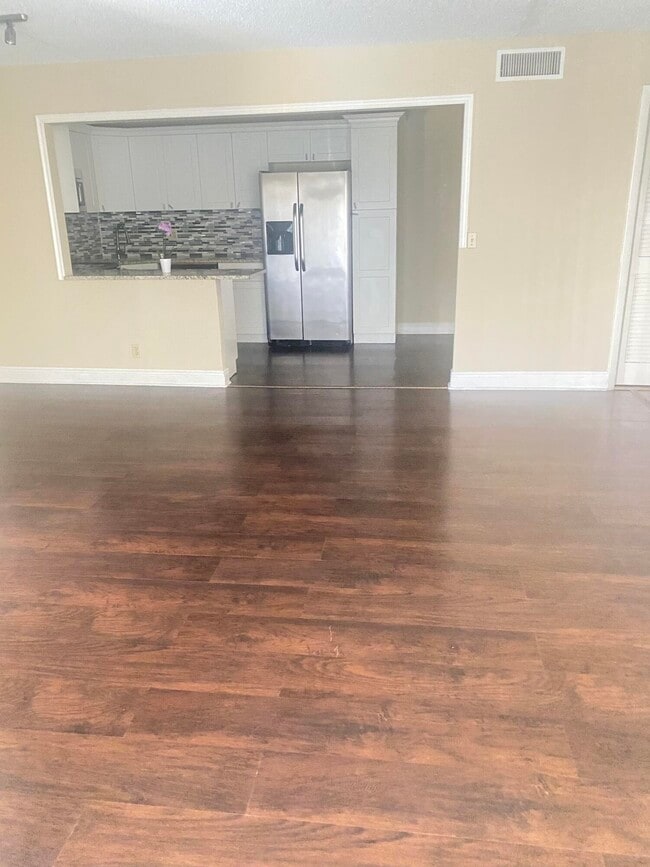 1010 Green Pine Blvd in West Palm Beach, FL - Building Photo - Building Photo