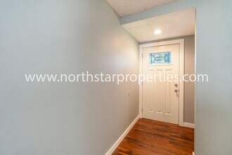 8007 SW Kensington Rd in Portland, OR - Building Photo - Building Photo