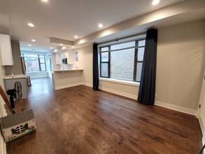 5021 N Winchester Ave, Unit 2F in Chicago, IL - Building Photo - Building Photo