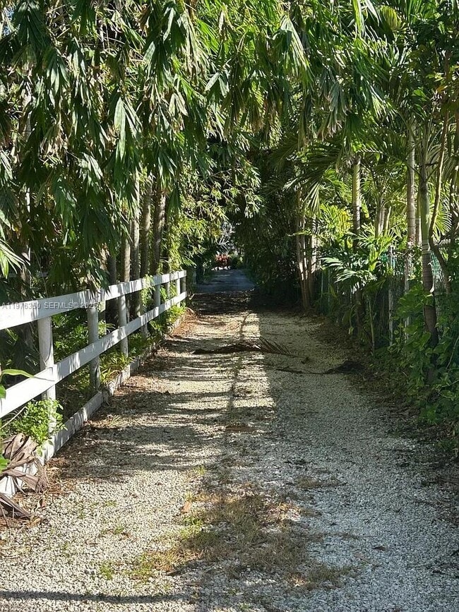 1029 SW 22nd St in Fort Lauderdale, FL - Building Photo - Building Photo