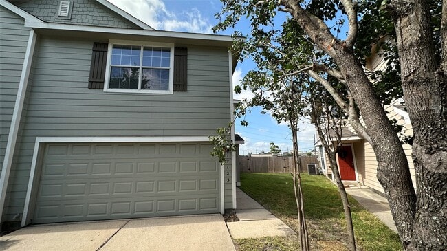 property at 17123 Oakwood Chase Dr