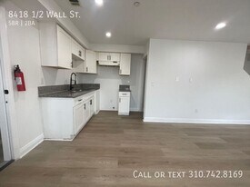 8418 1/2 Wall St in Los Angeles, CA - Building Photo