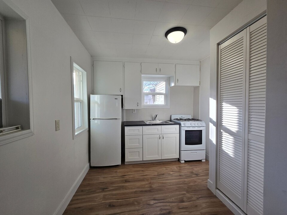 1327 E Bridgeport Ave in Spokane, WA - Building Photo