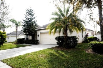 1319 Rowantree Dr in Dover, FL - Building Photo - Building Photo