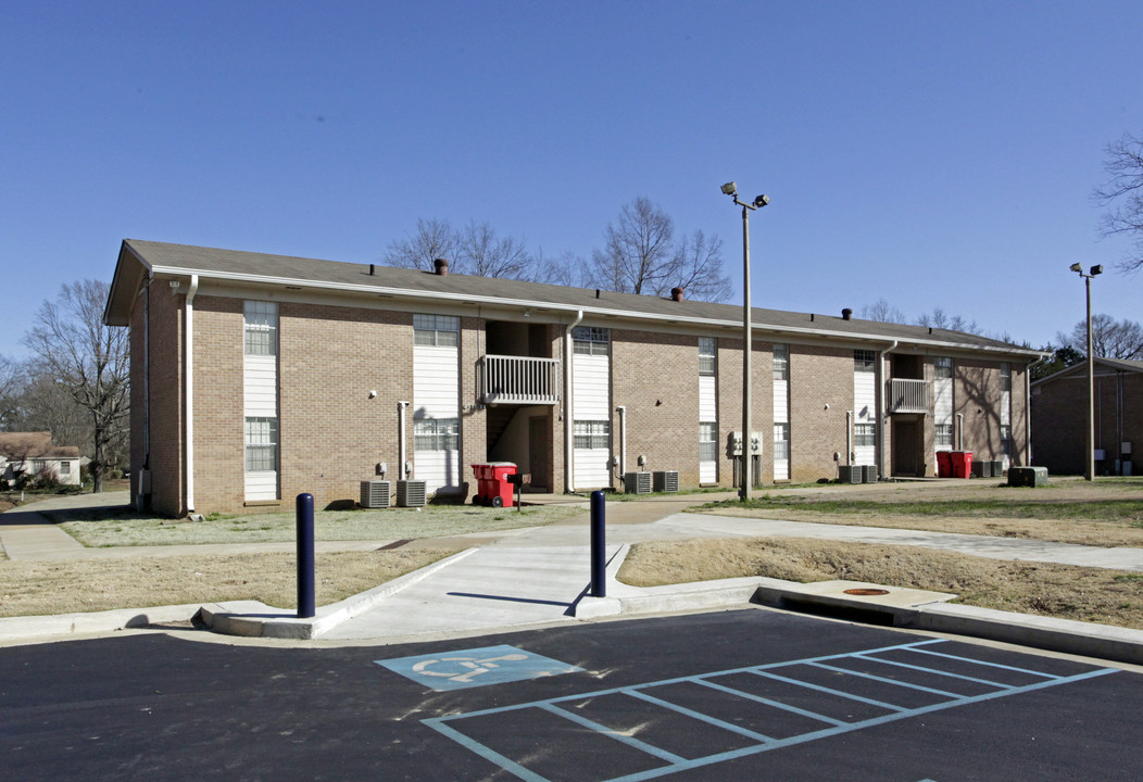 Benton Hall in Senatobia, MS - Foto de edificio