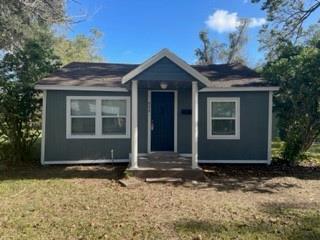 802 Old Ocean Ave in Sweeny, TX - Building Photo