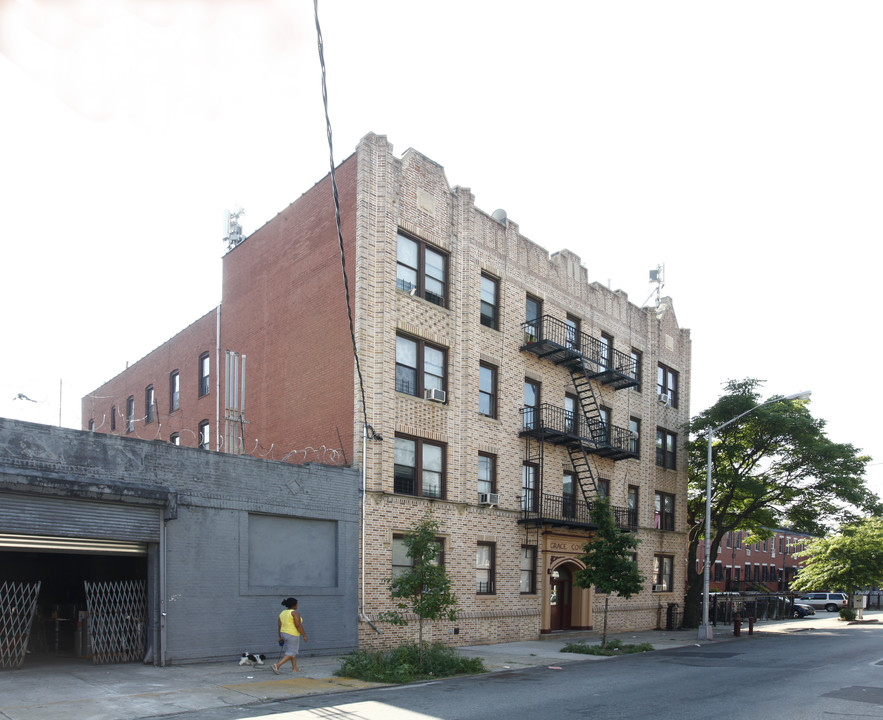 Grace Court in Brooklyn, NY - Building Photo