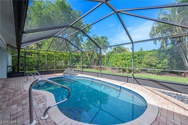 1983 E Crown Pointe Blvd in Naples, FL - Building Photo - Building Photo
