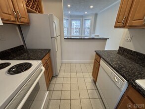 120 Peterborough St, Unit 11 in Boston, MA - Building Photo - Building Photo
