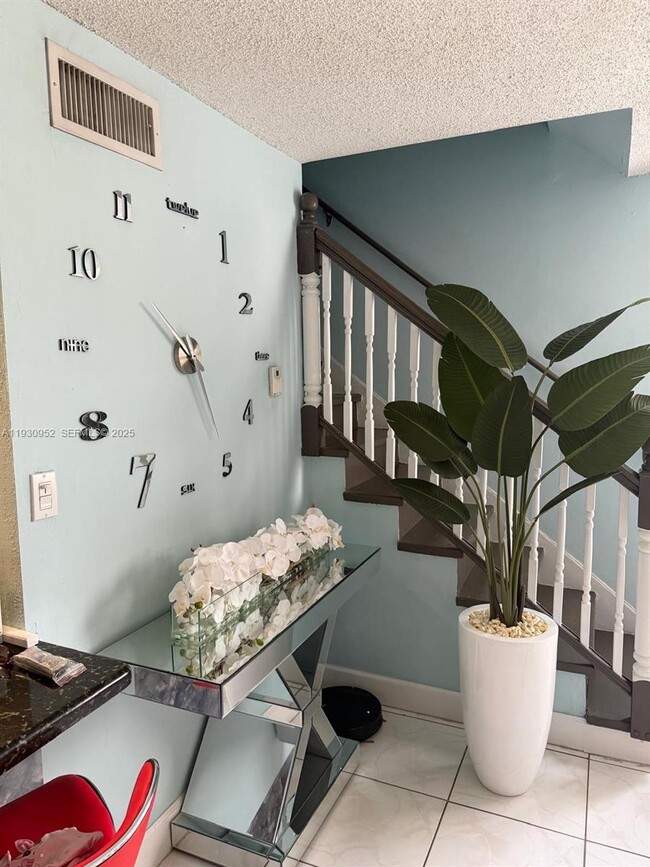 1255 W 53rd St in Hialeah, FL - Building Photo - Building Photo