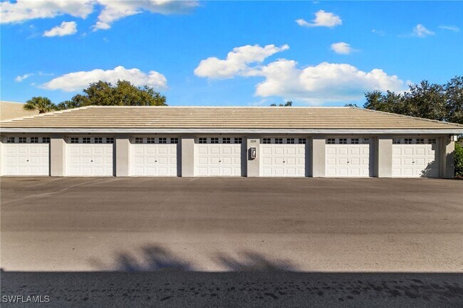 2215 Chesterbrook Ct