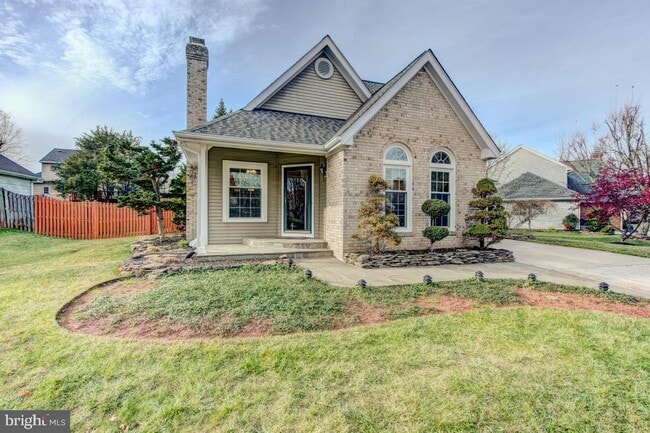 13432 Muirkirk Ln in Herndon, VA - Foto de edificio - Building Photo