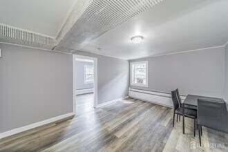 42 Crosby Ave in Edison, NJ - Building Photo - Building Photo