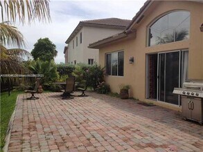 22032 SW 95th Pl in Cutler Bay, FL - Building Photo - Building Photo