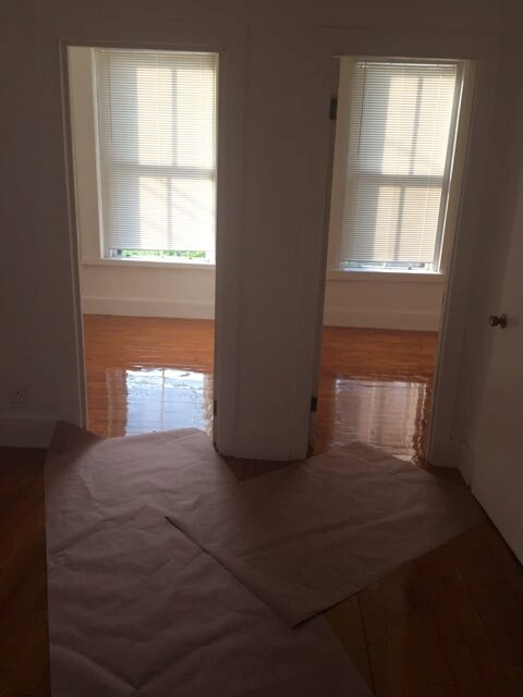 4 Adella Pl, Unit 1 in Boston, MA - Foto de edificio - Building Photo