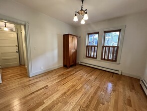 48 Eustis St, Unit #1 in Cambridge, MA - Building Photo - Building Photo