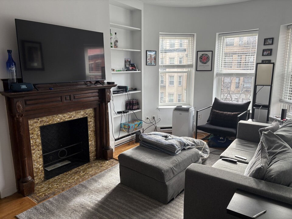 28 Edgerly Rd, Unit 9 in Boston, MA - Foto de edificio