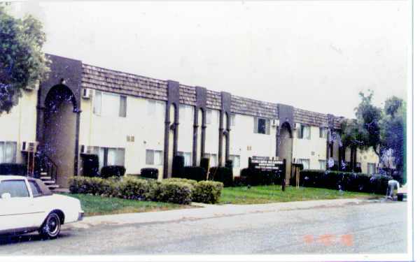 Butterfly Garden Apartments in Sacramento, CA - Building Photo - Building Photo