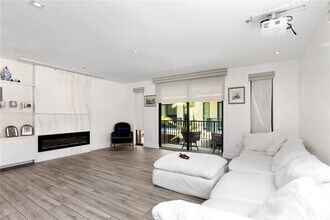 1150 98th St, Unit 10 in Bay Harbor Islands, FL - Foto de edificio - Building Photo