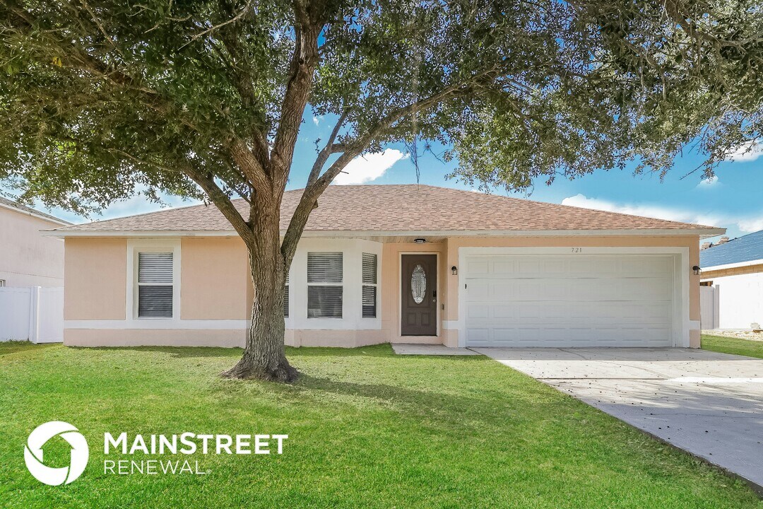 721 Palaiseau Ct in Kissimmee, FL - Building Photo
