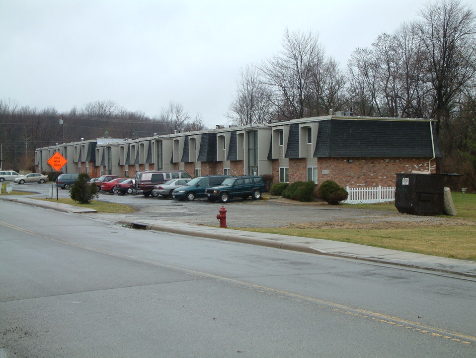 Amelia Vista Apartments in Amelia, OH - Building Photo