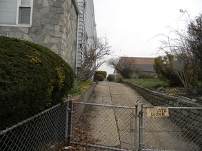 5383 69th St in Maspeth, NY - Foto de edificio - Building Photo