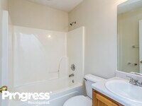 275 Chestnut Dr photo'