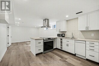 2486 Kaladar Ave in Ottawa, ON - Building Photo - Building Photo