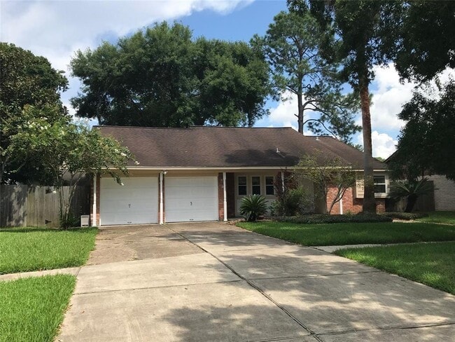 property at 16439 Hickory Knoll Dr