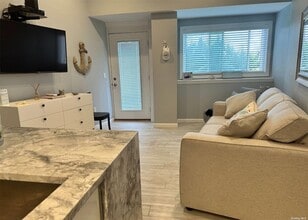 585 Dune Rd in Southampton, NY - Building Photo - Building Photo