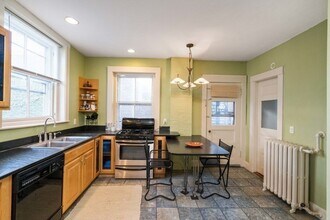 37 Lee St, Unit 7 in Cambridge, MA - Building Photo - Building Photo