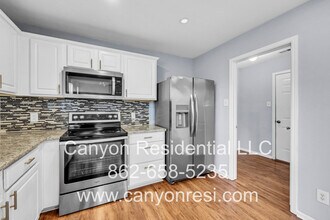 4148 Salem Springs Ct in Winston-Salem, NC - Foto de edificio - Building Photo