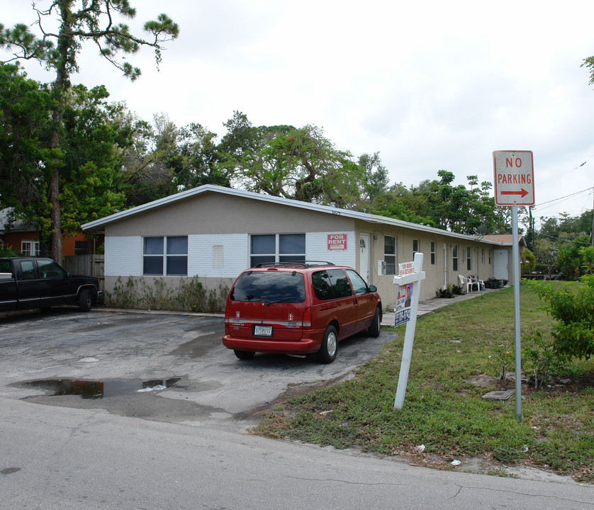 605 SW 14th Ter in Fort Lauderdale, FL - Building Photo