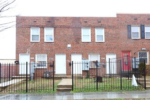 1222 Simms Pl NE in Washington, DC - Building Photo