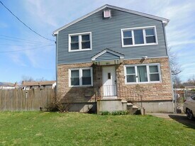 26 Dayton Rd in Bridgeport, CT - Building Photo
