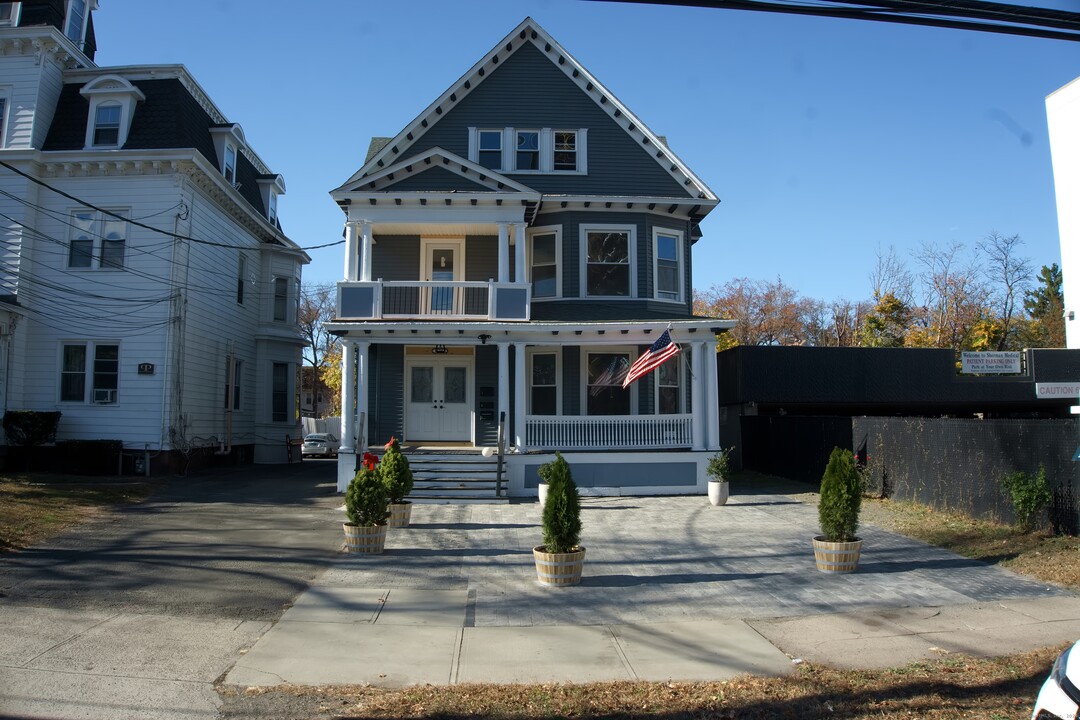 126 Sherman Ave in New Haven, CT - Building Photo