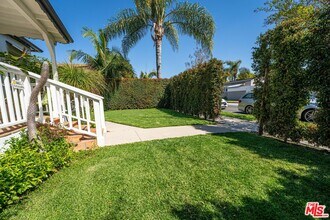 8607 Airdrome St in Los Angeles, CA - Building Photo - Building Photo
