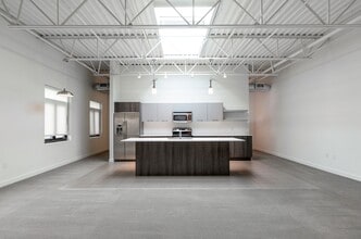 21 and View in Salt Lake City, UT - Foto de edificio - Building Photo