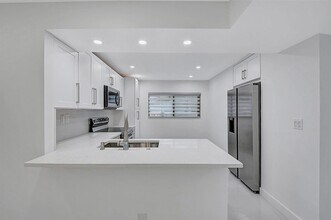 5550 Witney Dr, Unit Lake of delray in Delray Beach, FL - Building Photo - Building Photo