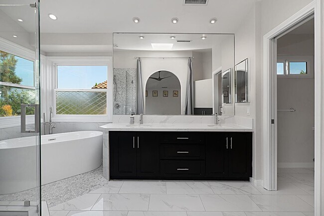 1808 Avenida La Posta in Encinitas, CA - Building Photo - Building Photo