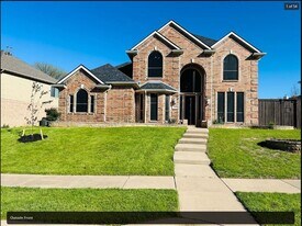 8128 Grand Canyon Dr in Plano, TX - Building Photo