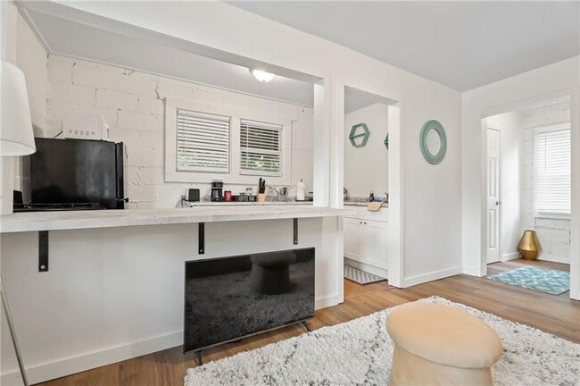 255 Richardson Rd NW in Atlanta, GA - Foto de edificio - Building Photo