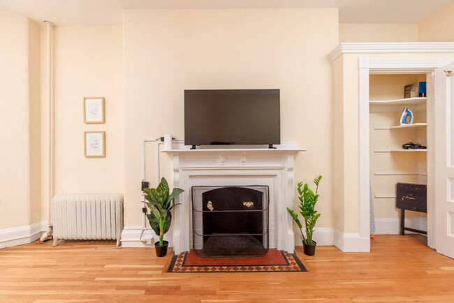 299 Newbury St in Boston, MA - Building Photo - Building Photo