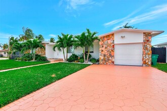 1930 NE 211th Terrace in Miami, FL - Building Photo - Building Photo