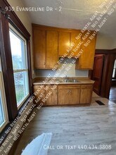 930 Evangeline Rd in Cleveland, OH - Building Photo - Building Photo