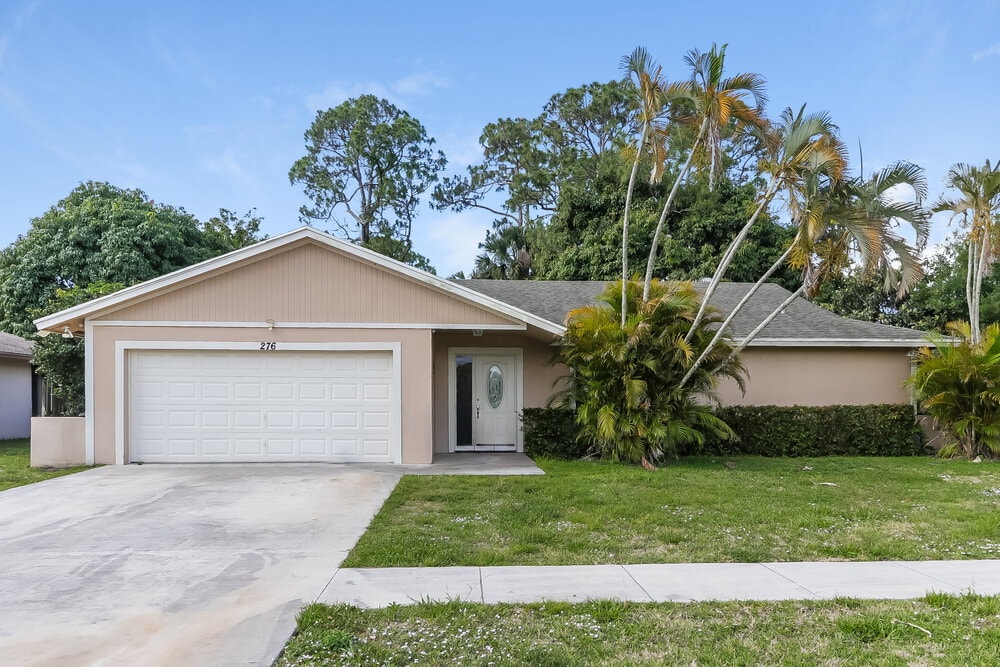 276 Ponce De Leon St in Royal Palm Beach, FL - Building Photo